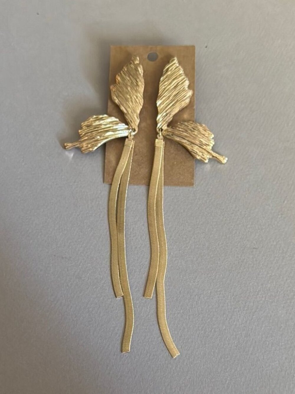 Gold LeafDangle Earrings M419